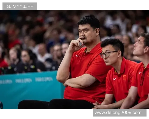 姚明带队福州比赛展现篮球魅力引发球迷热烈反响