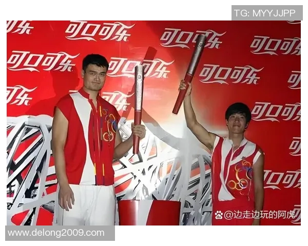 姚明首场比赛精彩回顾：从新秀到篮球巨星的传奇起点