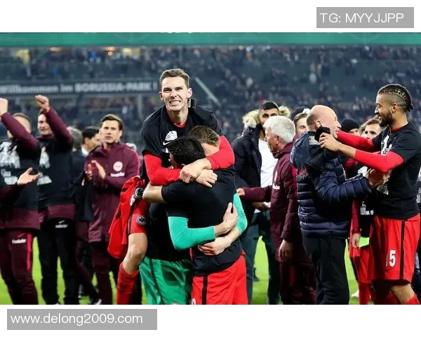 足球明星荟萃盛典璀璨出场仪式展现足球魅力与激情的巅峰时刻