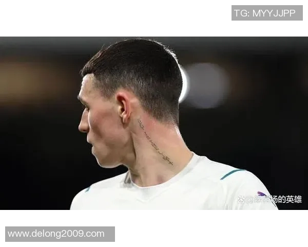 后背纹身展现个性与信仰的足球明星们的传奇故事与奋斗历程